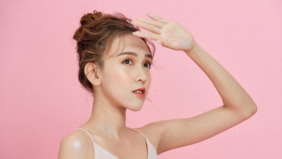 吃异维A酸软胶囊是一点太阳都不能晒吗？