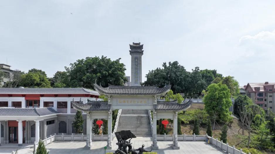 闽韵星火实践队走进仙游烈士纪念碑，感悟红色初心