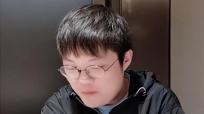 朱开为bin怒怼黑粉，再怎么骂他也是LPL第一上单，荣誉排全联盟第二