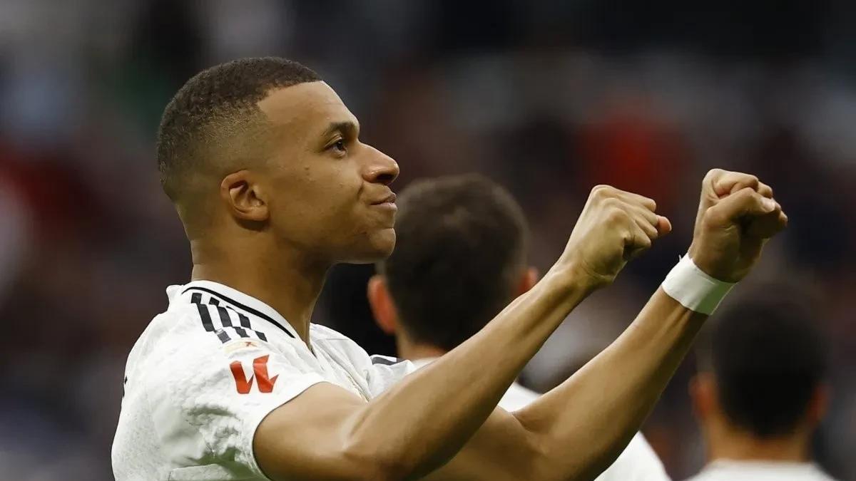 随着巴萨4-3皇马, 西甲冠军悬念不大, 一战载入史册, 刷新多项数据！