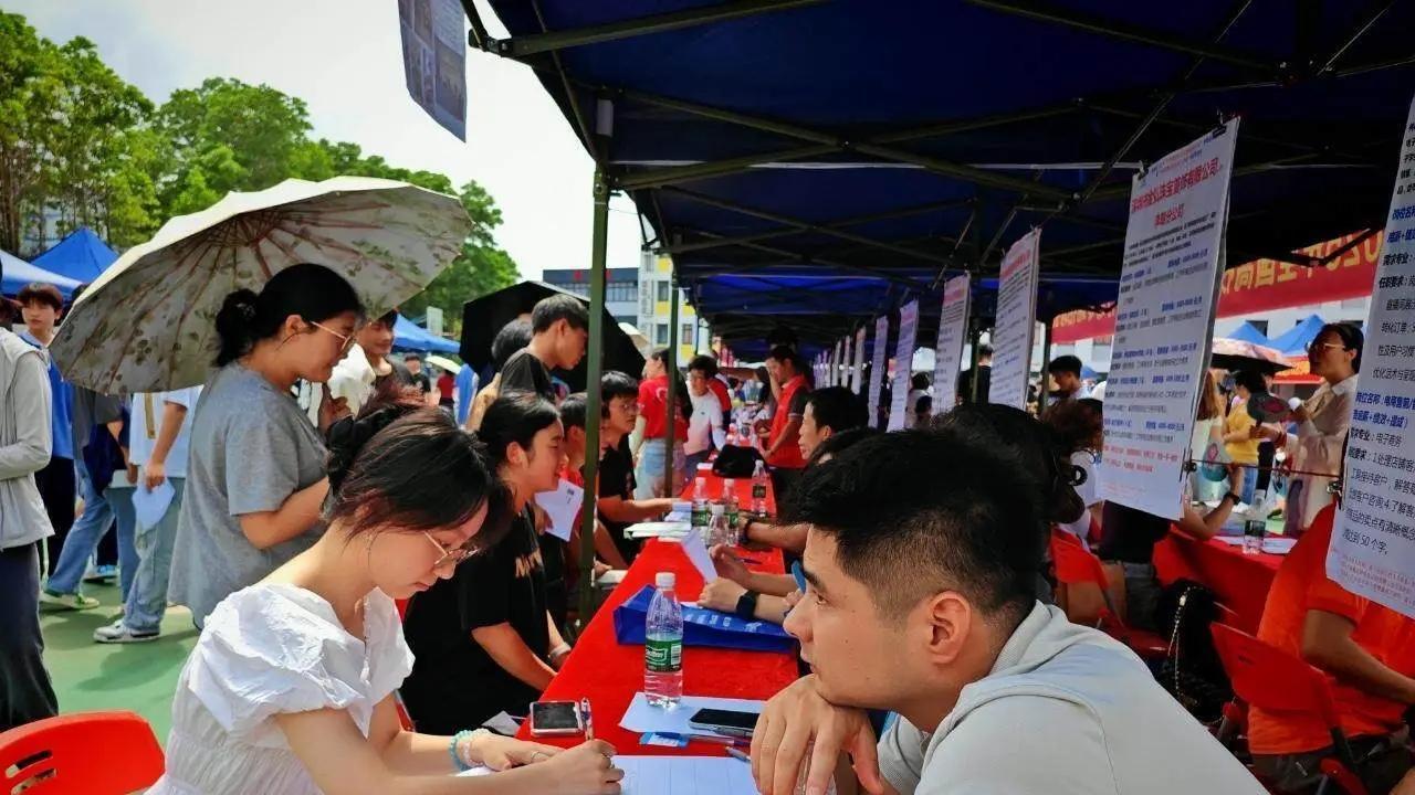 这个稀缺专业，国内仅有6所高校开设，毕业就被抢的未来金饭碗！