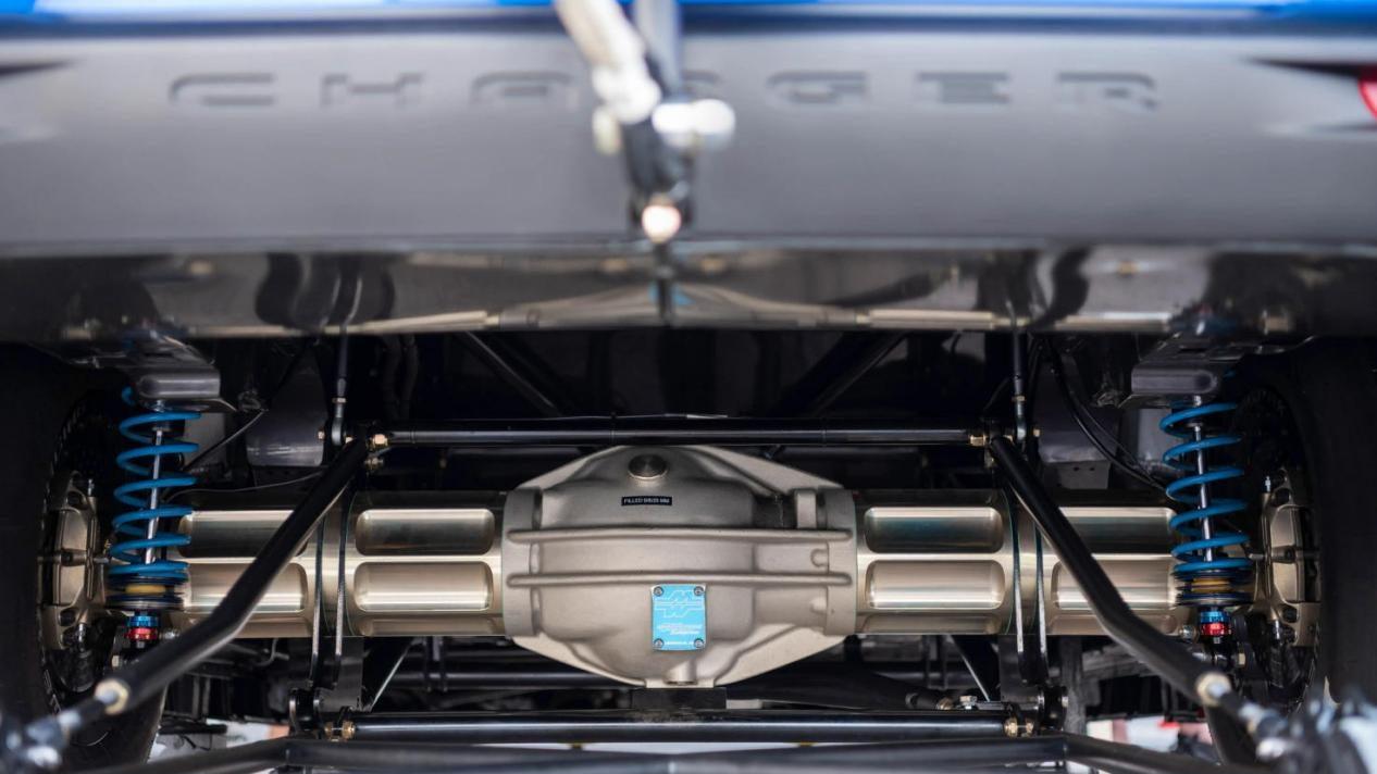 全新道奇战马Drag Pack，油车如何做到1.7秒破百，3档变速箱