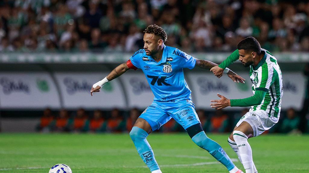 内马尔带伤戴帽救主 桑托斯保级重现曙光