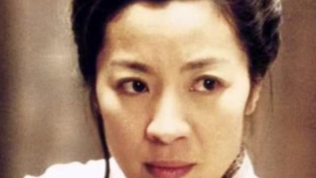 港风女神再现？舒淇巴黎美成画，杨紫琼造型翻车引争议！
