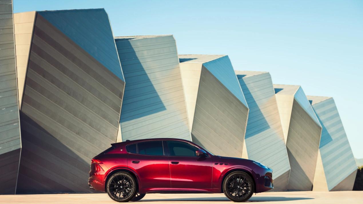 “跑车皇后”降维打击式甩卖，新势力卷王都沉默了！