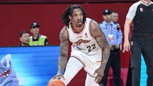 火药味十足！上海夺得首届CBA杯创造历史！布莱德索如有神助！