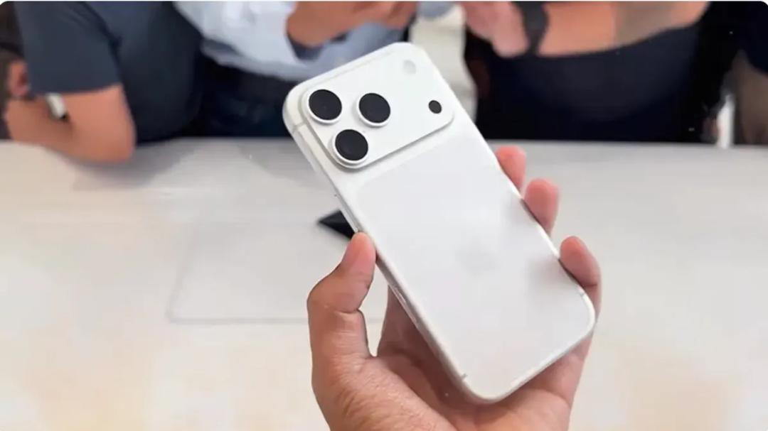 iPhone 18 Pro 六大升级，又买早了？