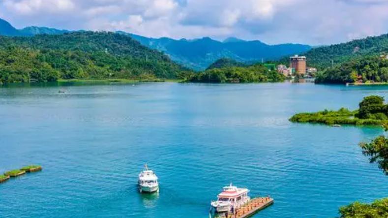 马英九机场发言哽咽，连续13天行程创记录