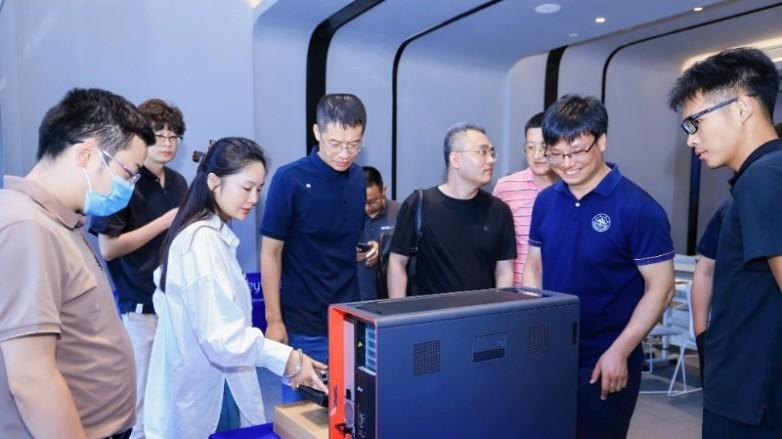 科研智能一体机发布：产学研协同破局科研智能化转型