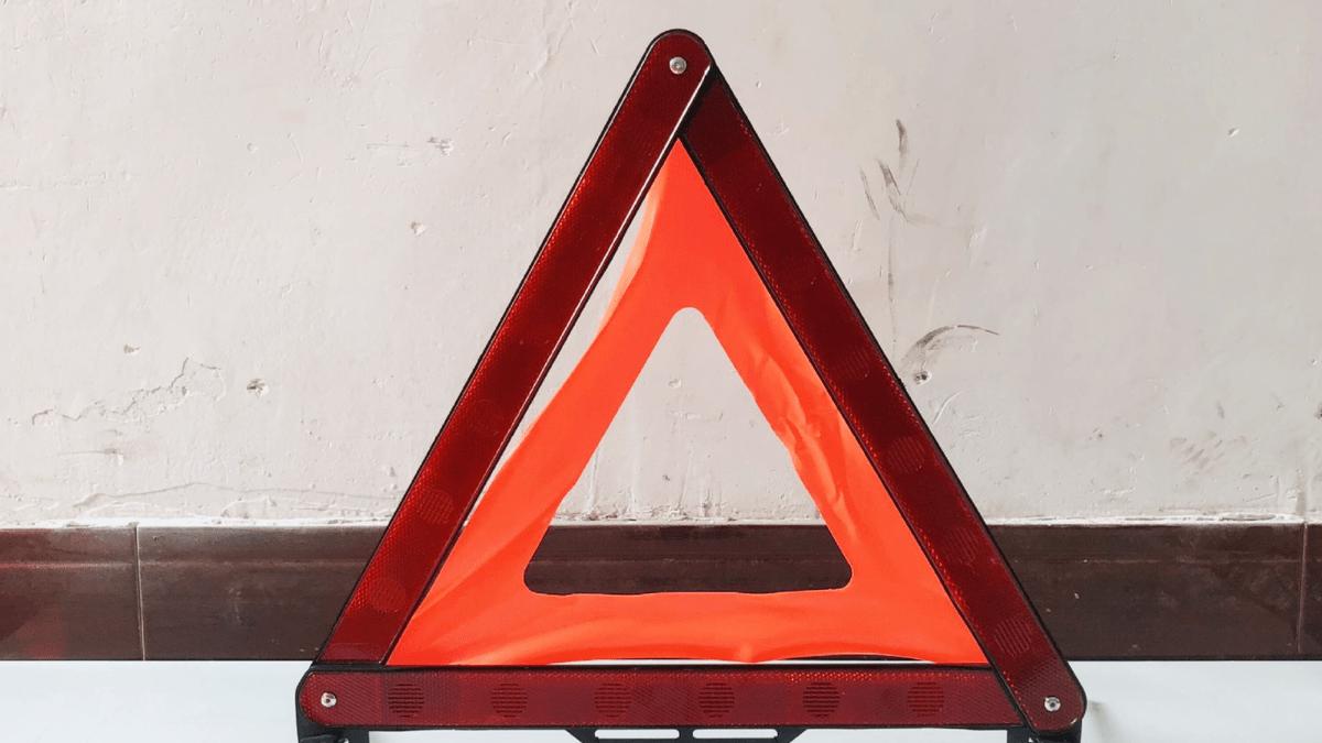 还不会正确使用汽车三角牌？赶快get起来