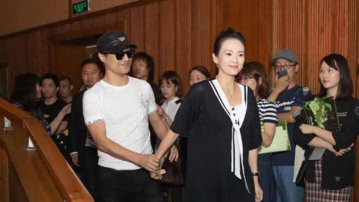娱乐圈塌房，五对明星夫妻离婚潮，是真爱幻灭还是另有隐情？
