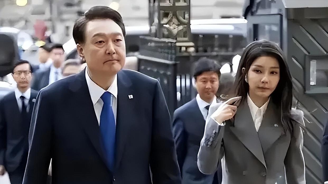 突发特讯！尹锡悦看守所内接收逾6.5亿韩元代管金惹争议，引发高度关注