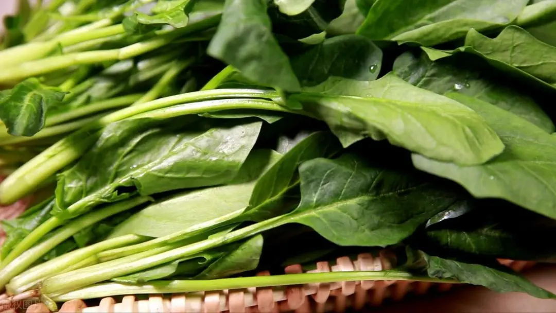 晚上多吃 6 种碱性食物，睡觉时也能咔咔掉秤