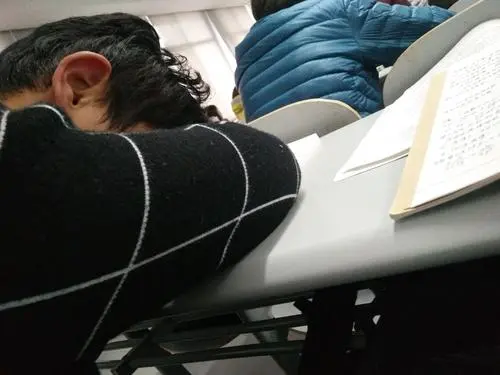孩子经常熬夜超过11点，除了身高，还有这三个方面易受影响