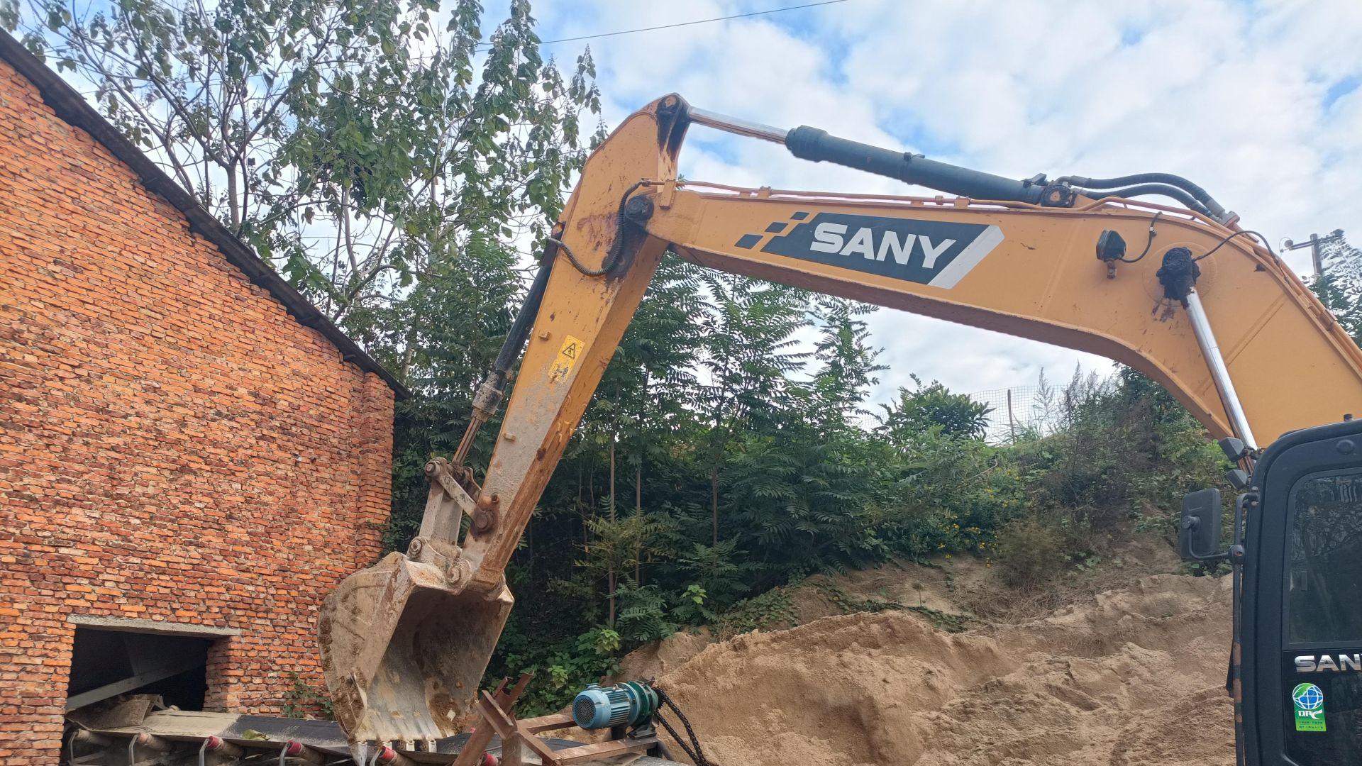 白沙镇多部门联合开展非法洗砂专项整治