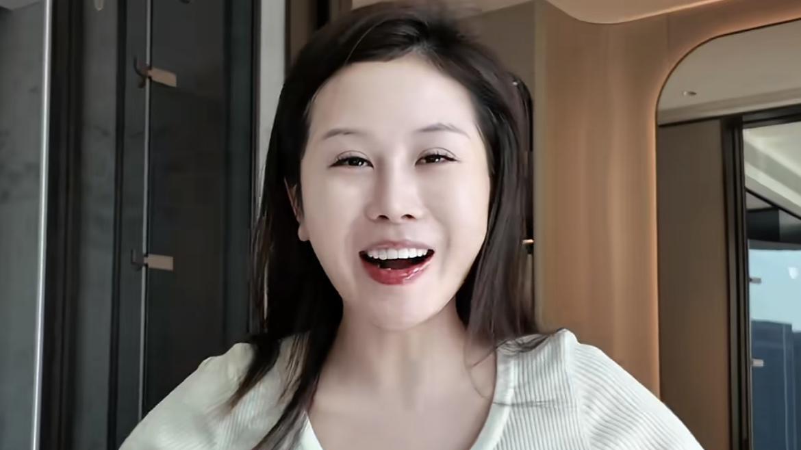 宋玉希隆胸后缩水，扬言再做个更大的，老公沉默不语另有想法