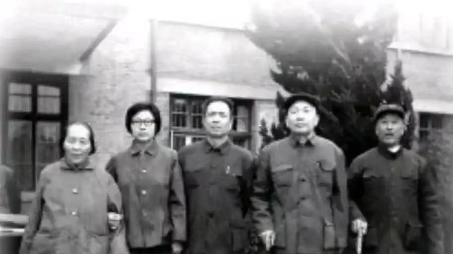 “李源潮”的母亲吕继英简介：18岁入党，江苏妇女解放运动的先驱