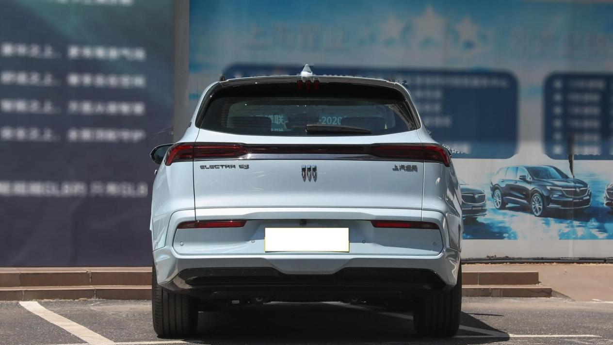 这中大型SUV真良心！轴距近3米，不烧油跑545公里，舒适又安全