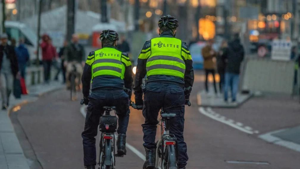 夜骑罚单暴涨55%！荷兰严查自行车灯，无灯骑行或被扣50%事故赔偿