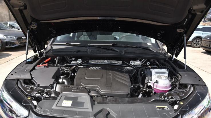 奥迪上硬菜！优惠后23.2万元起，全系quattro，这款中型SUV带劲