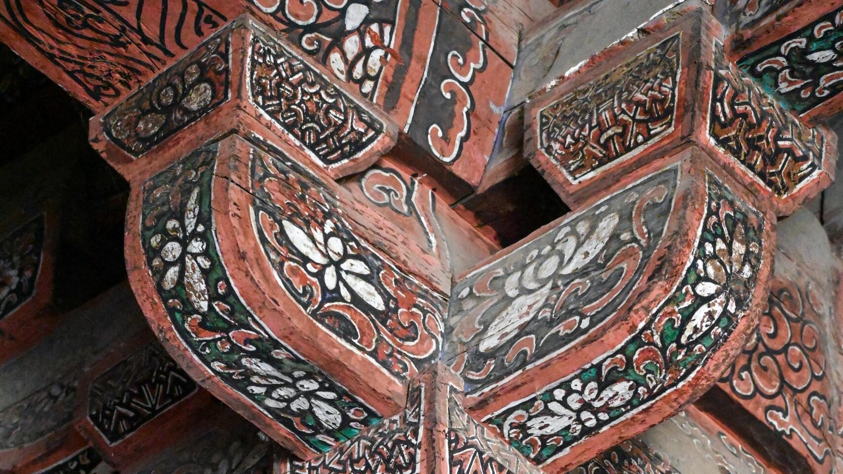 辽构彩画天花板，彩虹般惊艳千年，涞源文殊殿藏绝品