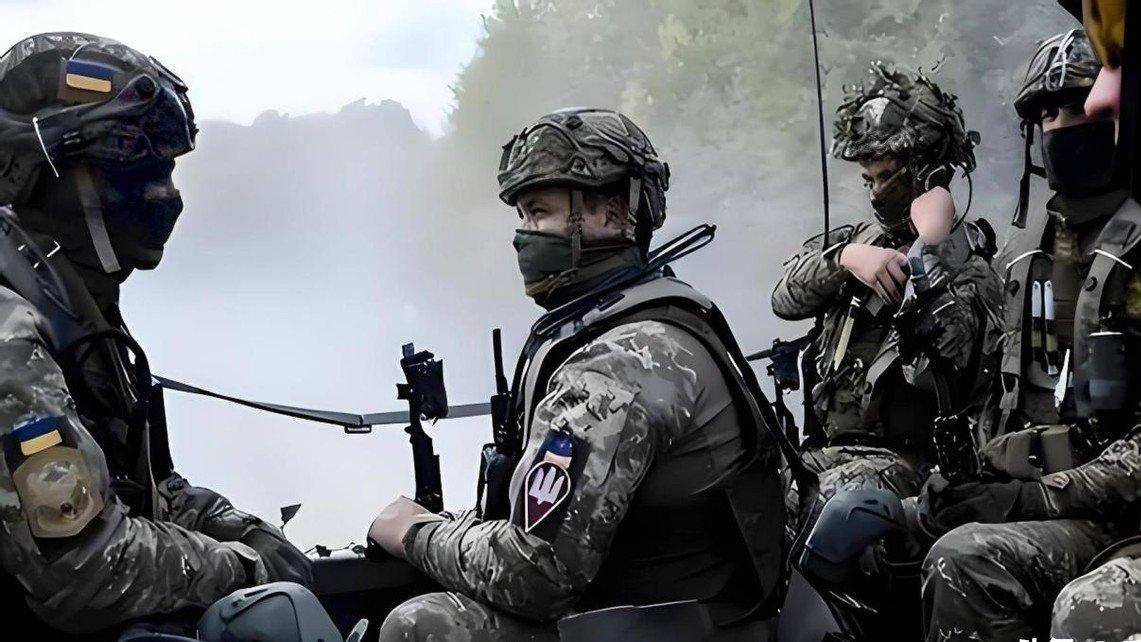 泽连斯基豪赌库尔斯克，14个旅十万大军反攻，却满盘皆输