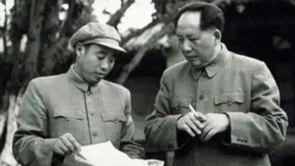 从警卫员到成为中央副主席，他活了100岁，堪称一生圆满