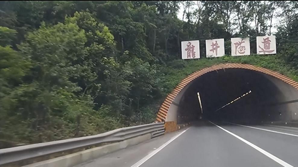 高速公路最危险的5个路段，经过时必须条件反射般警惕，谨慎减速