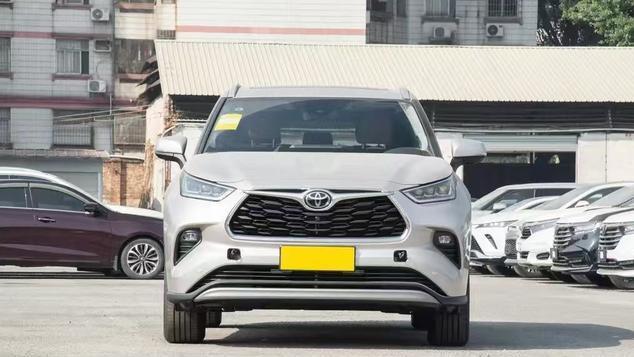 途昂Pro与汉兰达对比，谁更胜一筹，家用车性价比如何选择？