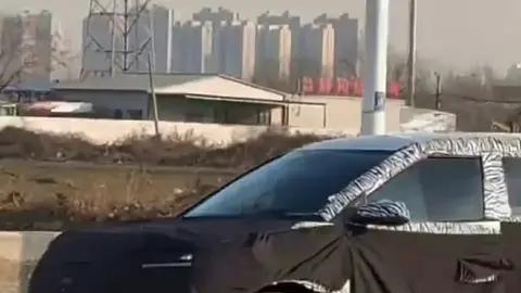 小米昆仑增程SUV谍照曝光，六座布局空间宽敞，高阶智驾配置亮眼