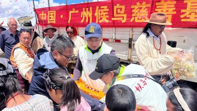 候鸟慈善走进藏区 为边远留守儿童献爱心