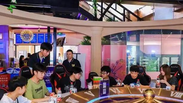 电竞梦的残酷真相：21岁选手深夜告别，职业电竞不只是打游戏！