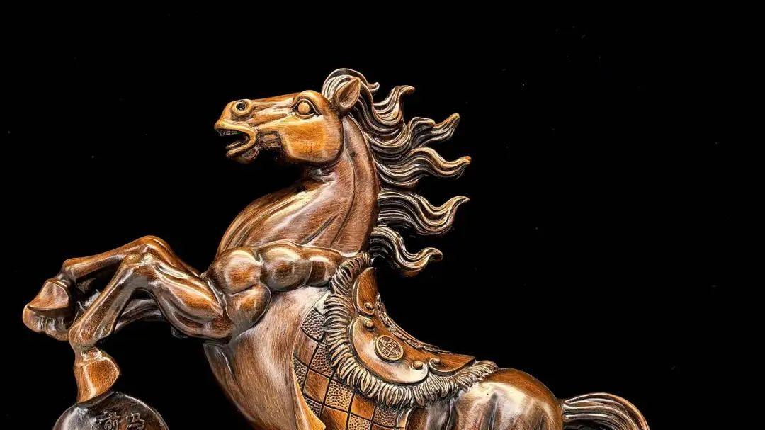 穷酸变富豪！老祖宗预言：2025年这4生肖被财神盯上，床头藏金库！