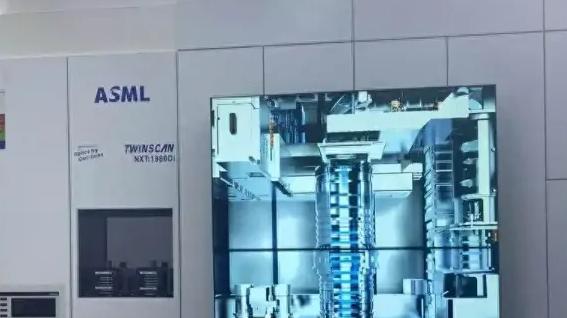 光刻机事件终于结束？特朗普刚上台不久，ASML给中国带来一条罕见“喜讯”