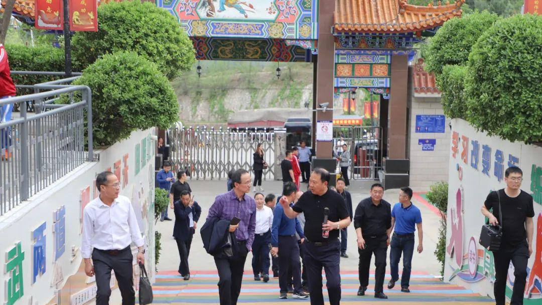 广东省佛山市南海区教育考察团莅临鹅坡集团考察交流