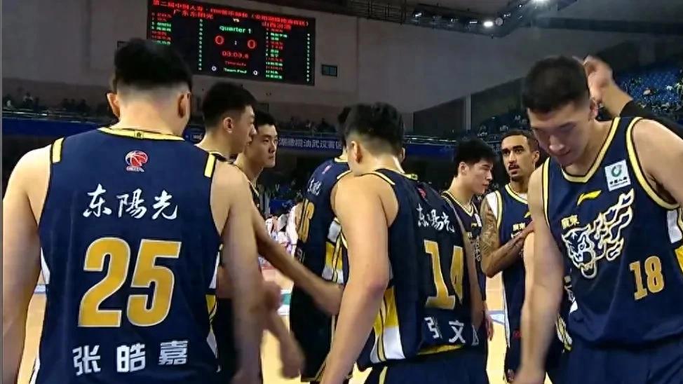 俱乐部杯首战！广东战山西，失误太多，奎因单节8分，静待萨姆纳