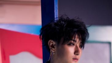 黄子韬领证后徐艺洋直播卖水晶，价格飙升，你愿意买吗？