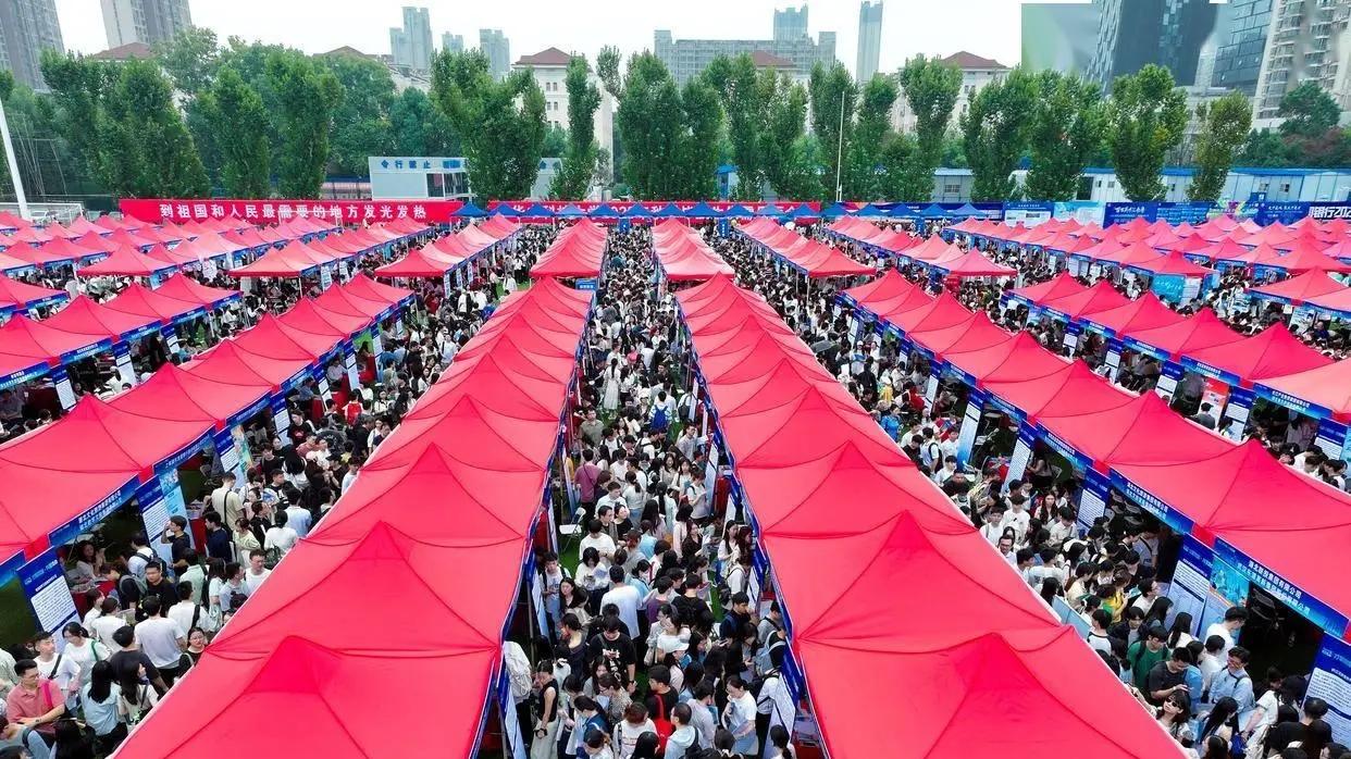 考研热退潮，照出 3 个残酷现实：你还在为晚就业买单吗？