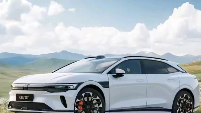 坚固盔甲护身，智驾系统协调，极氪007GT诠释安全新高度