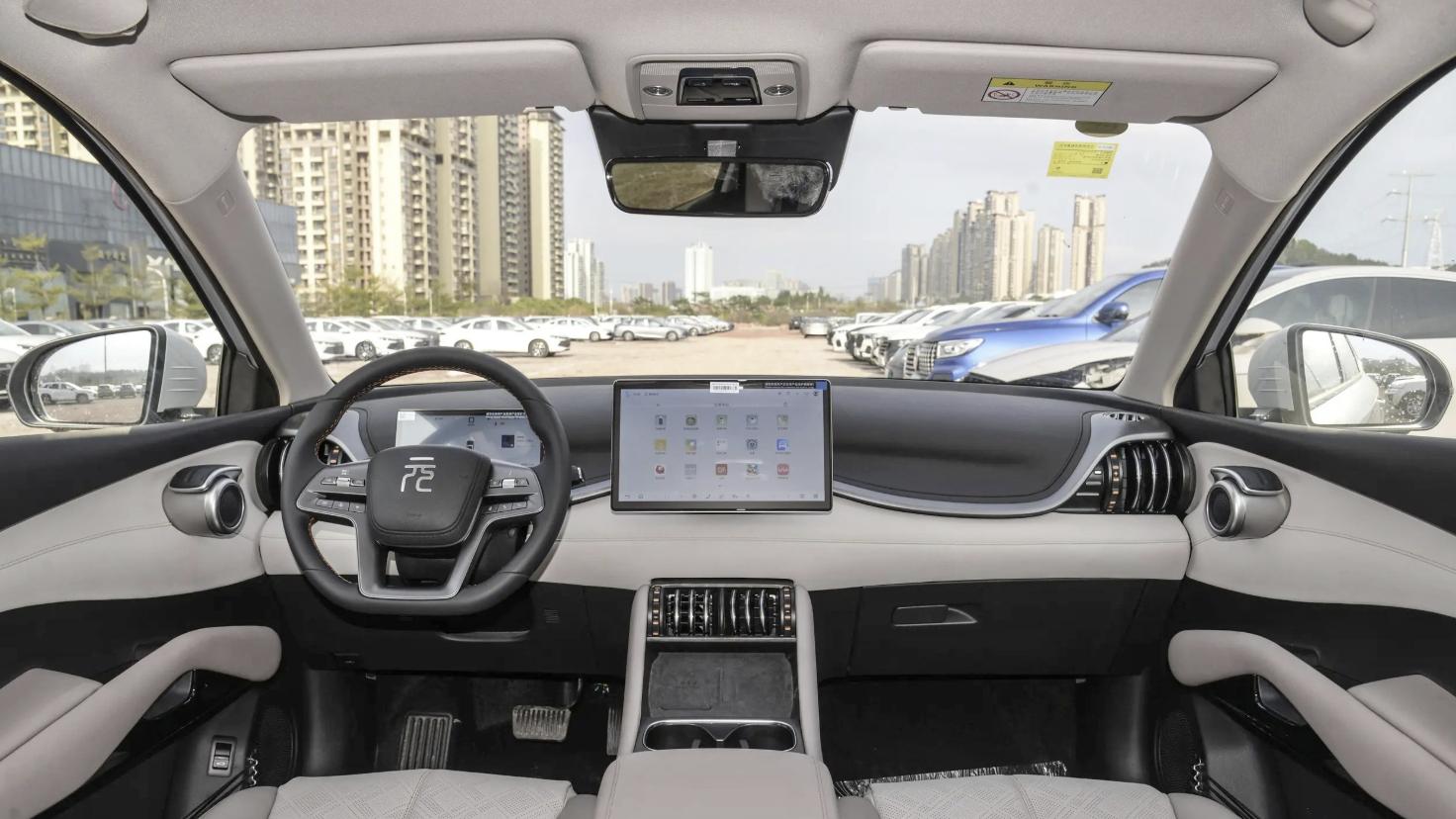 海狮05EV vs 元PLUS：90km续航差距，竟然决定了我每周的幸福指数