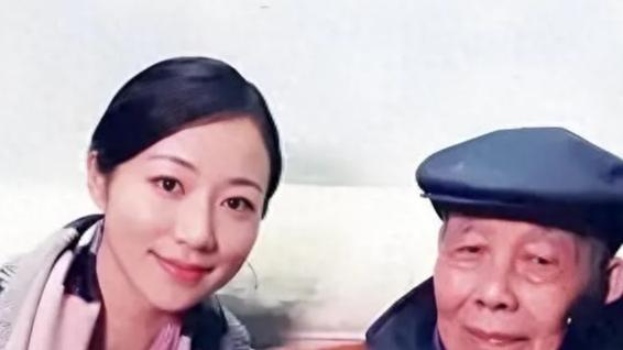 嘴上常挂“我爷爷”，演技被评是混子，傲慢的她是怎么跌下的神坛