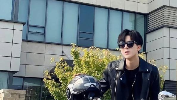 2025星光大赏阵容，95后艺人扛旗、短剧演员首次破圈，85花缺席！