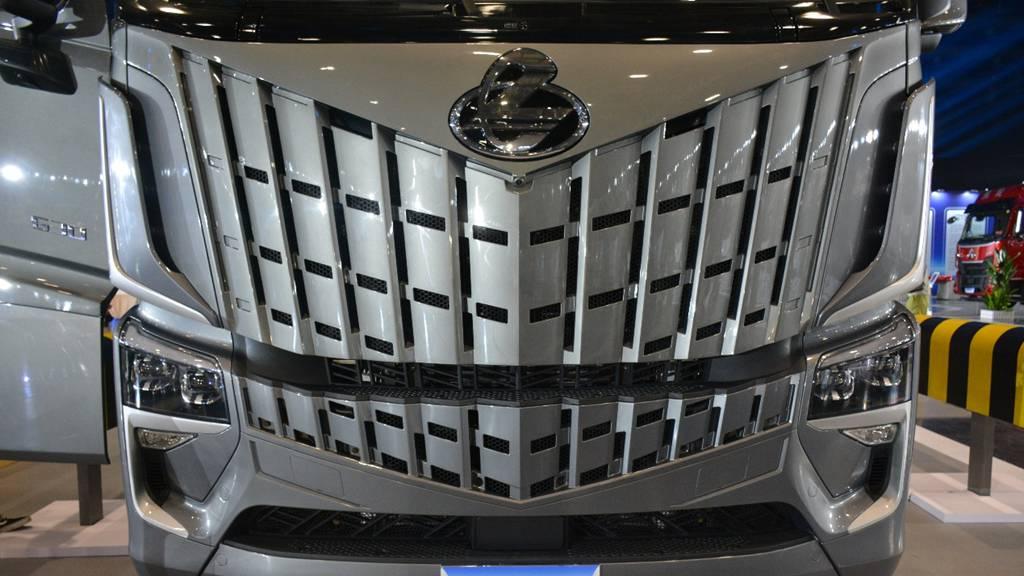 节气5%，高端燃气车新体验，乘龙HK 630马力LNG牵引车实拍