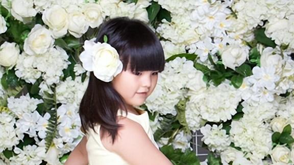 李湘15年布局逆袭！富养女儿烧掉2亿，王诗龄一招打脸所有嘲讽者！