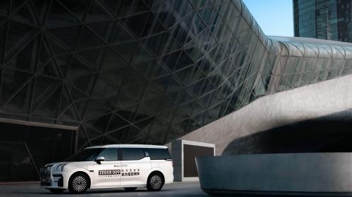 价值引领：极氪双旗舰用新质生产力重塑中国纯电汽车天花板