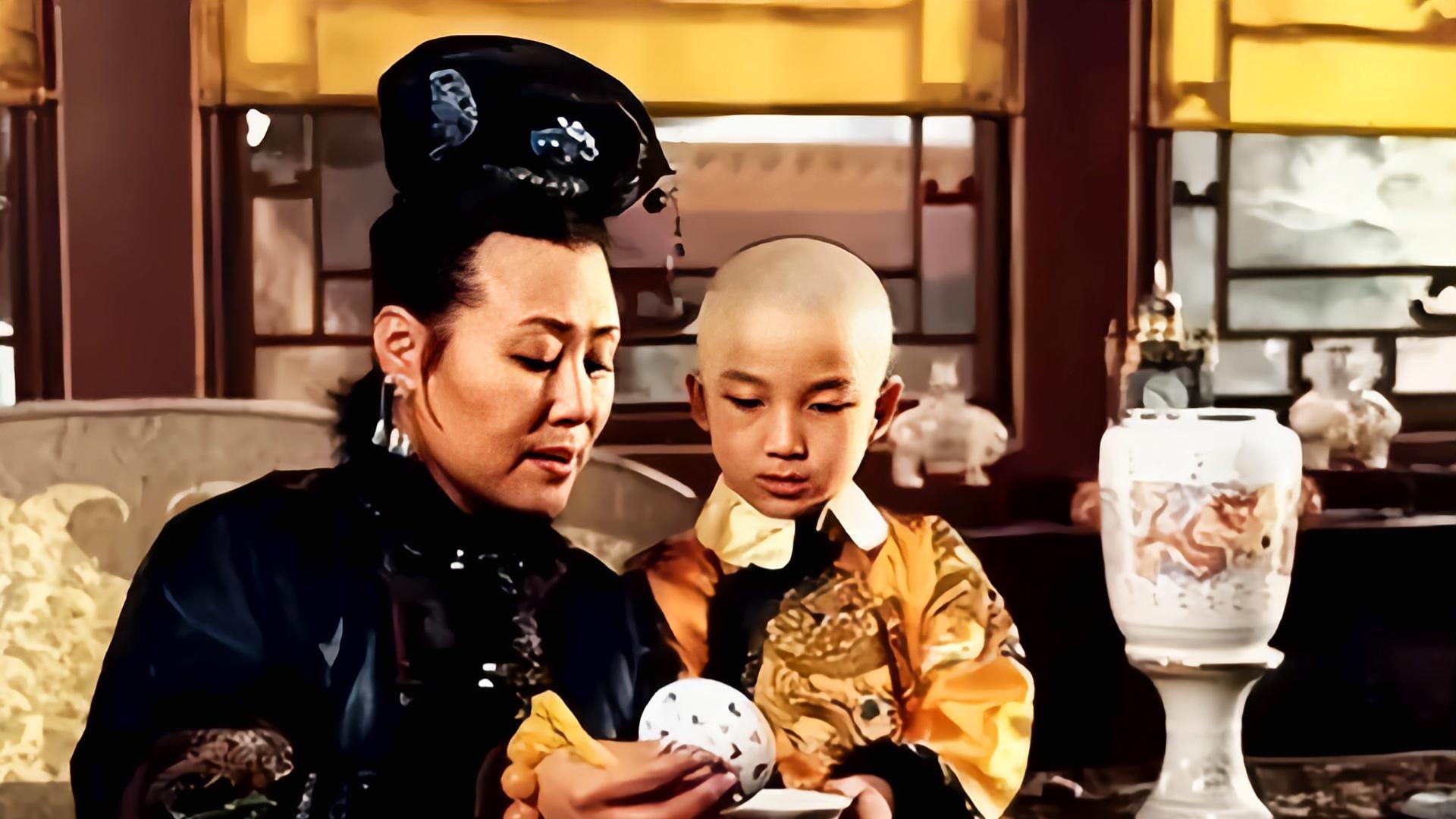 1688年，孝庄去世，康熙急忙下旨：拆掉孝庄生前最喜欢的5间宫殿