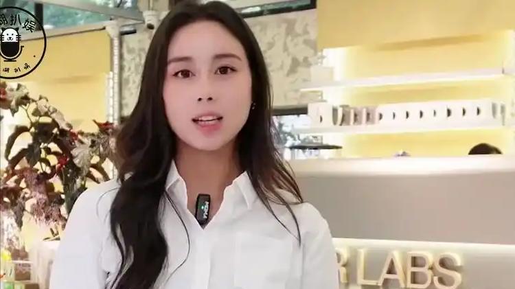 狐狸尾巴终于藏不住！小女儿和利智越长越像，梁安琪的谎不攻自破