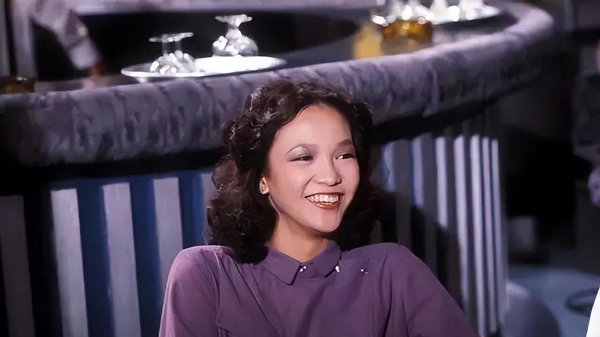 敢在巅峰期拒绝周润发求婚，最终活成港娱最特立独行的“黄金剩女”