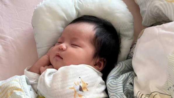 新型“哄睡方式”悄然盛行，虽高效，但也很伤宝宝大脑