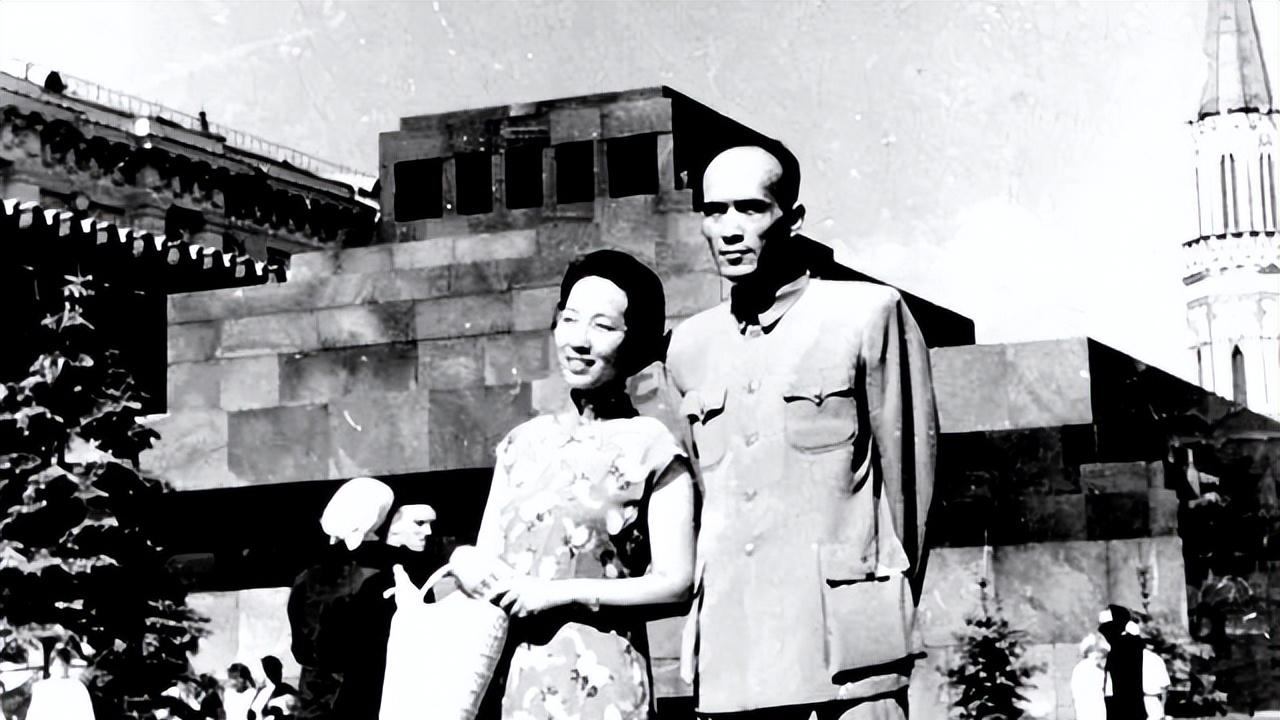 原来他早已离世！临终只留给妻子200块，妻子为其一句话守寡到老